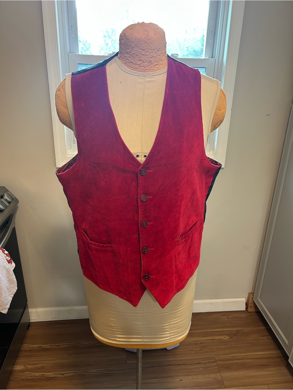 Madison Red Suede Button Front Western Vest Size Medium